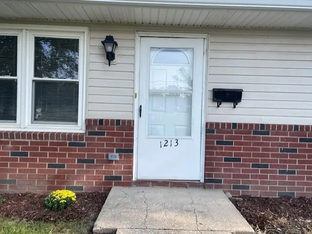 1213 W Chestnut Street, Savannah, MO 64485 - #2