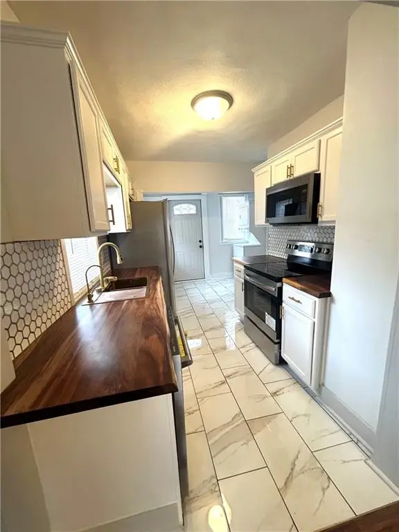 2410 Myrtle Avenue, Kansas City, MO 64127 - Image #3