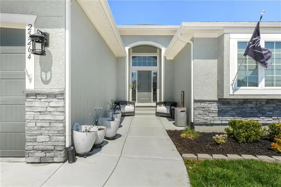 25264 W 147th Court, Olathe, KS 66061 - #3