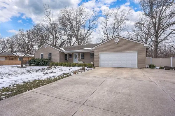 6800 Glenwood Street, Overland Park, KS 66204