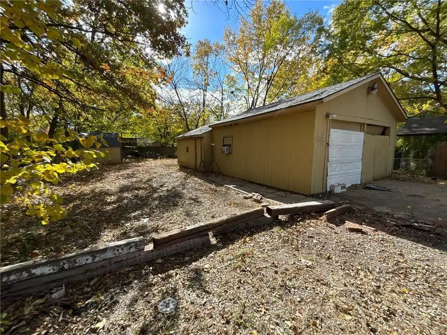 563 E Park Street, Olathe, KS 66061 - Image #2