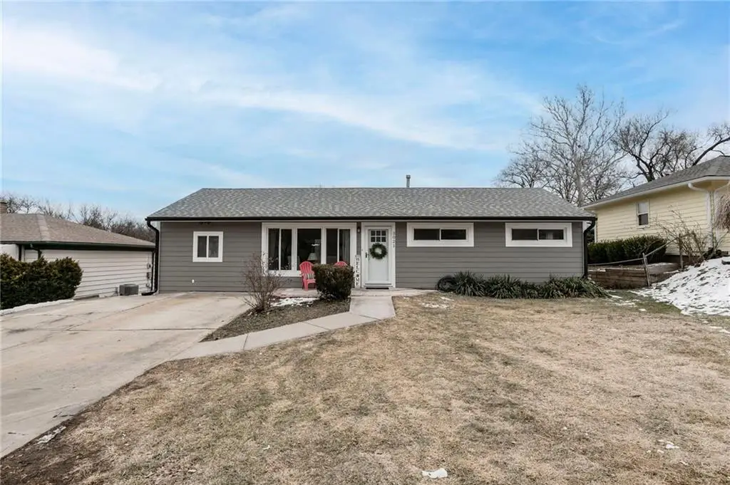 3021 S 46th Terrace, Kansas City, KS 66106 - #1