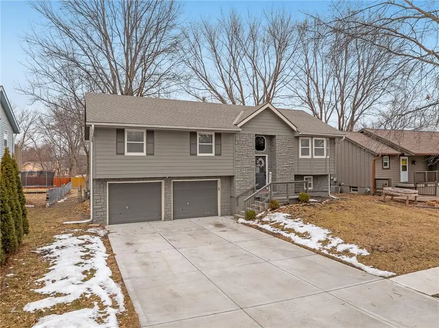 912 NE 108th Terrace, Kansas City, MO 64155 - #3