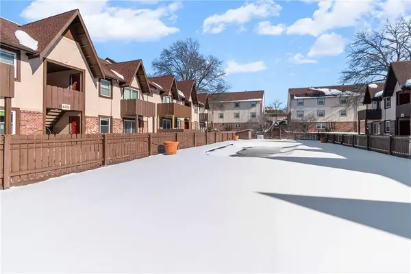 6206 Robinson Street, Overland Park, KS 66202