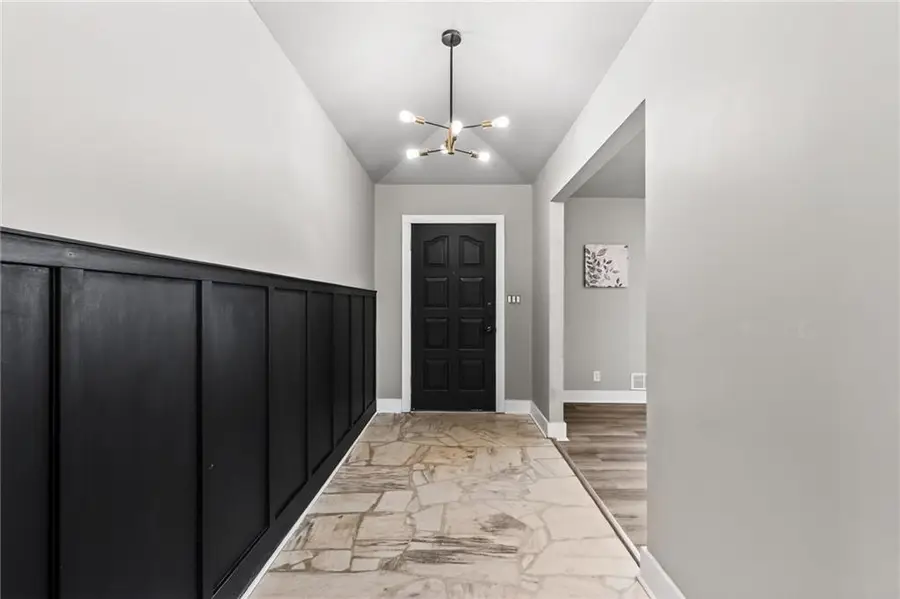 10437 Grand Avenue, Kansas City, MO 64114 - #2