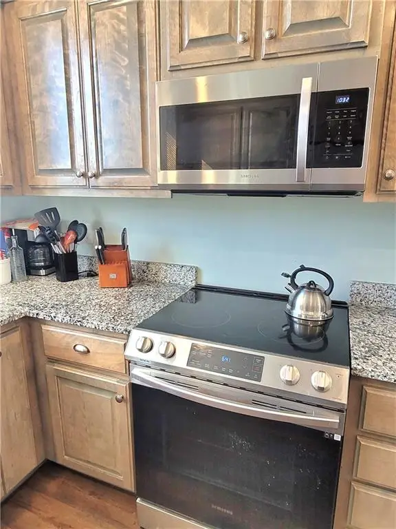 212 N Mc Gee Street, Tonganoxie, KS 66086 - #3