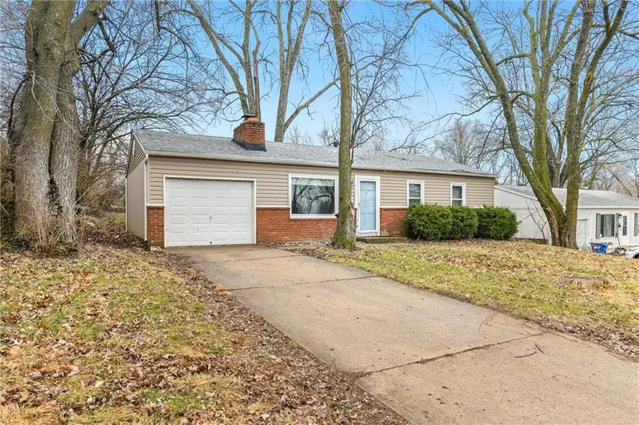 6307 E 153rd Street, Grandview, MO 64030 - #2