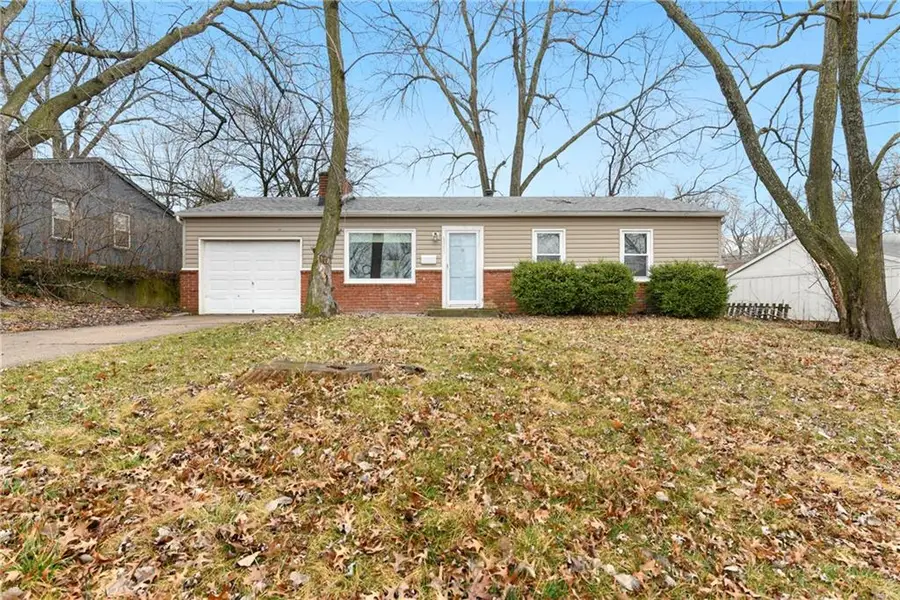 6307 E 153rd Street, Grandview, MO 64030 - #3