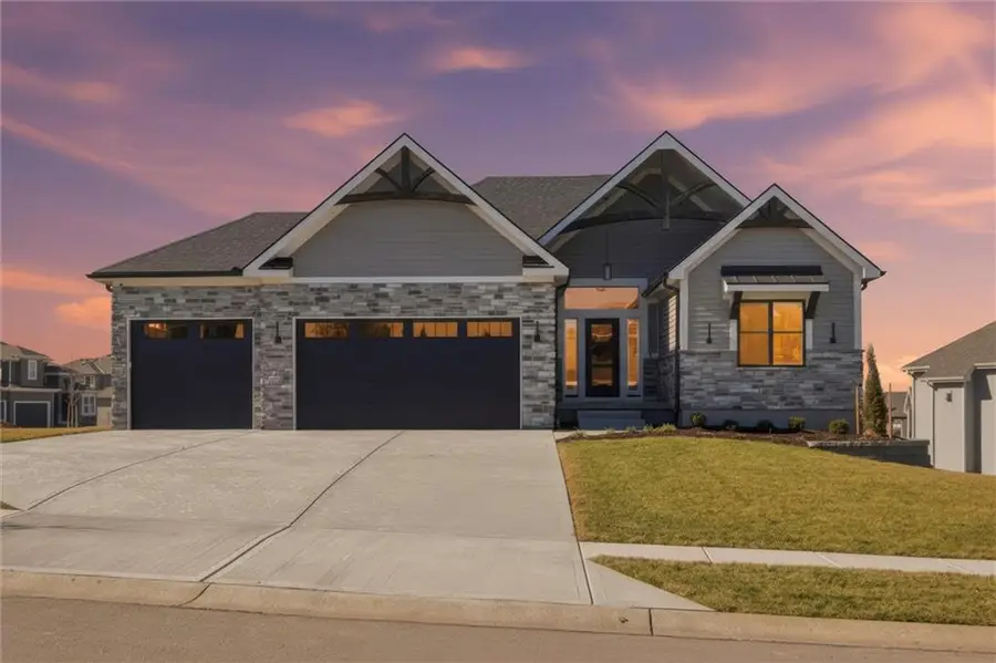 17556 Acton Street, Stilwell, KS 66085 - #2