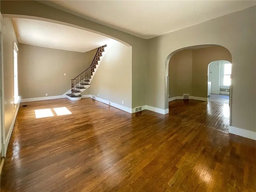 908 W 3rd Street, Sedalia, MO 65301 - Image #3