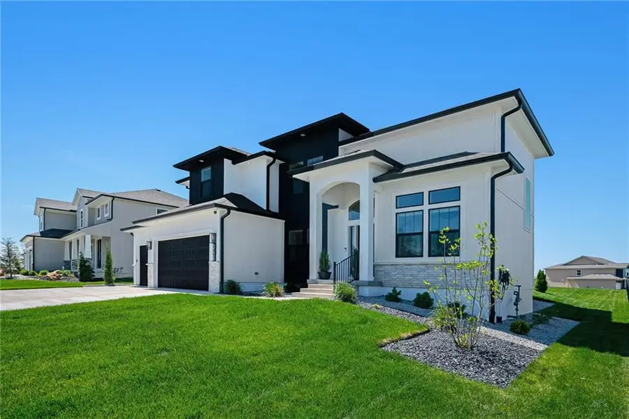 3207 SW Enoch Street, Lees Summit, MO 64082 - Image #2