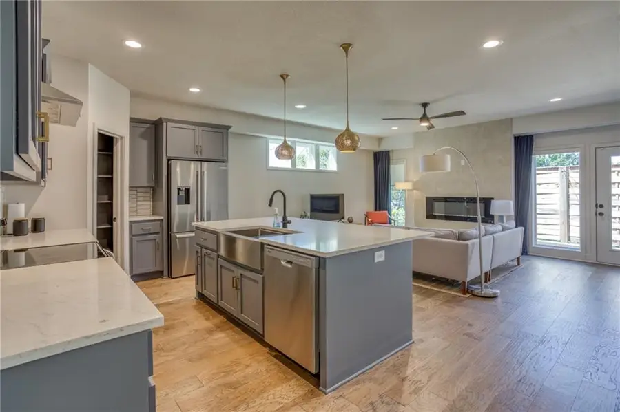 4334 Forest Avenue, Kansas City, MO 64110 - Image #2