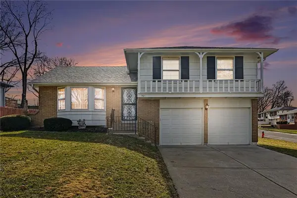 301 E 107th Terrace, Kansas City, MO 64114