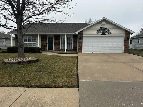 812 Cypress Court, Raymore, MO 64083