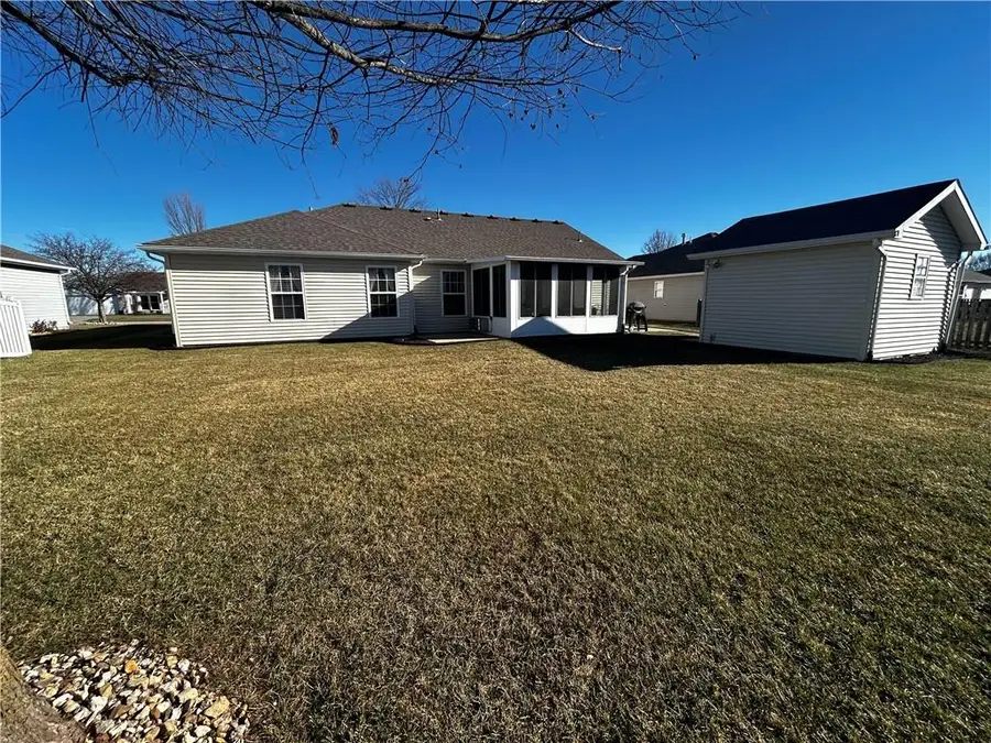 812 Cypress Court, Raymore, MO 64083 - Image #3