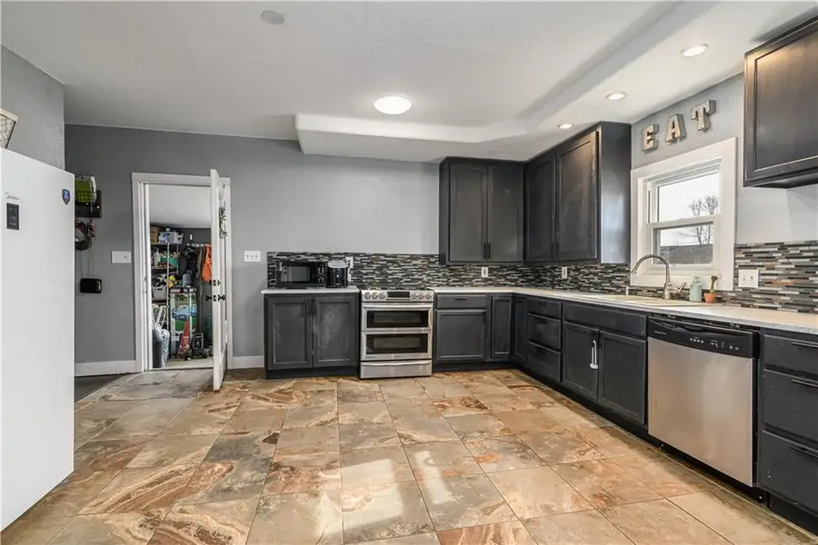 24592 195th Street, Leavenworth, KS 66048 - #3