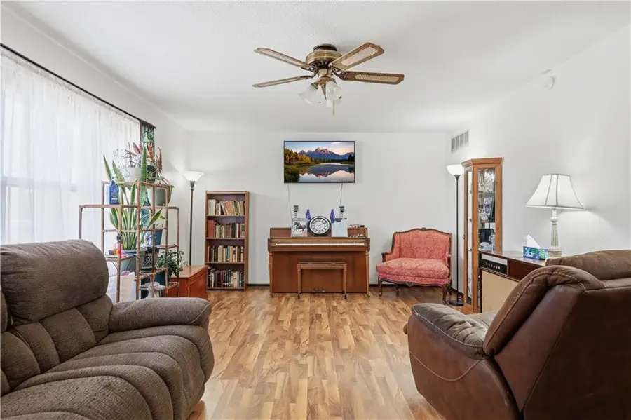 3406 S Stewart Avenue, Sedalia, MO 65301 - #3