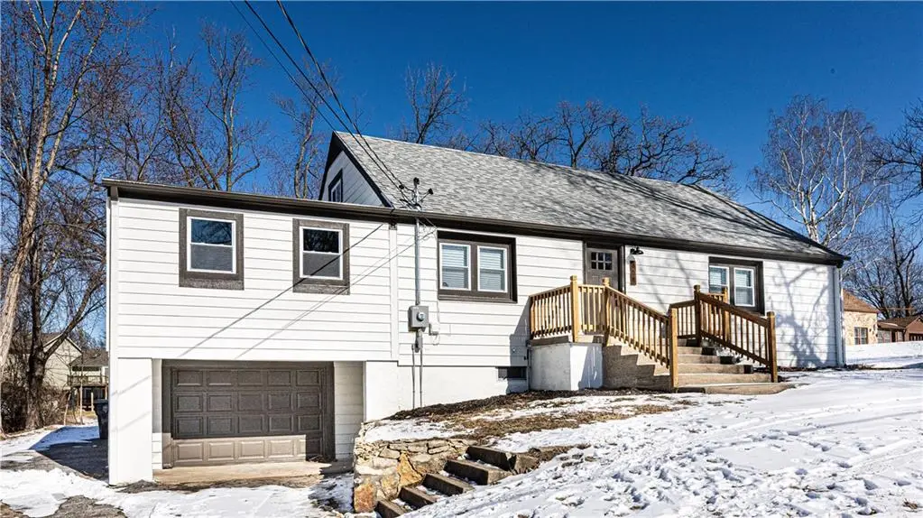 808 NE Russell Road, Kansas City, MO 64116 - Image #1