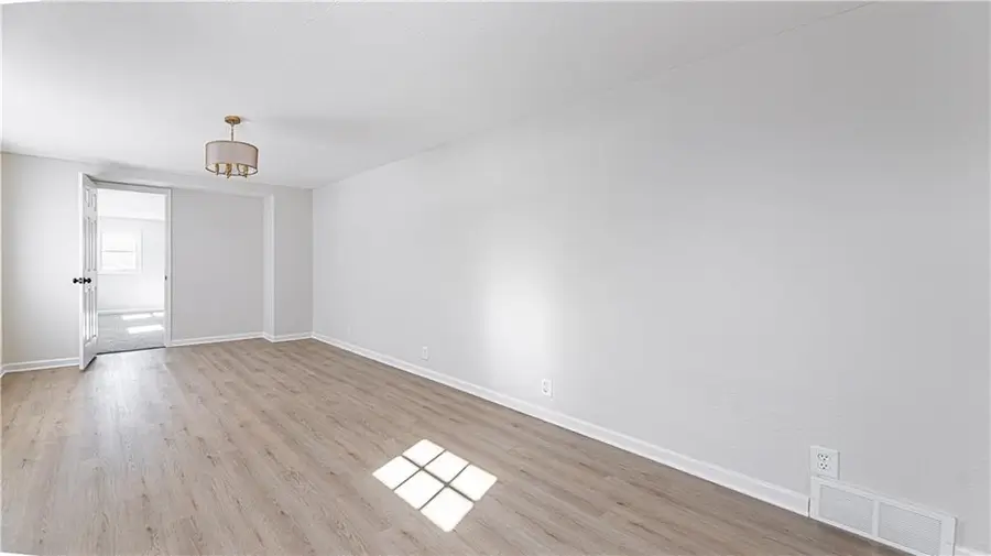 808 NE Russell Road, Kansas City, MO 64116 - Image #3