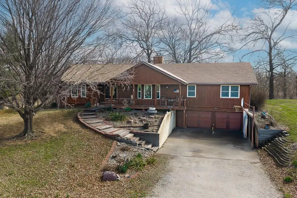 16551 Hollingsworth Road, Basehor, KS 66007 - #1