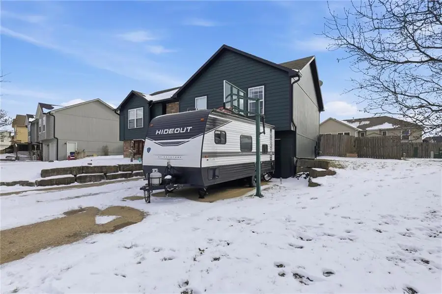 2708 E Hickory Court, Tonganoxie, KS 66086 - #3