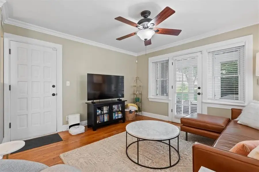 5129 Wyandotte Street #1, Kansas City, MO 64112 - #3