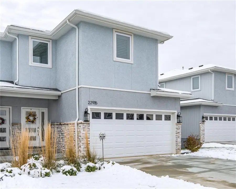 22915 W 72nd Terrace, Shawnee, KS 66227 - #3