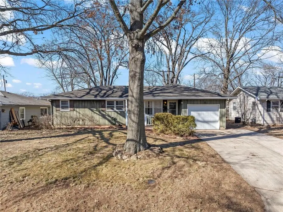 819 Crawford Drive, Lawrence, KS 66049 - #2