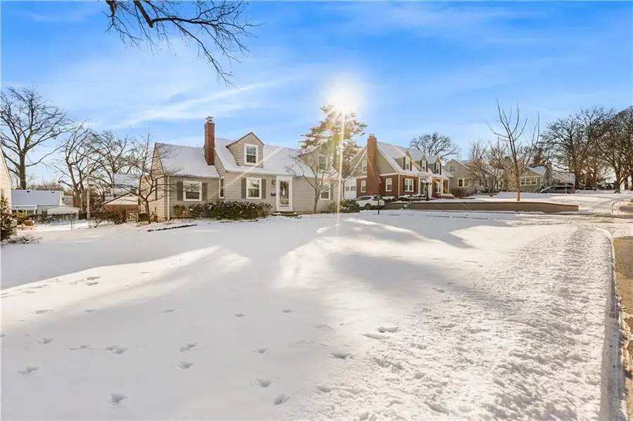 2719 W 51st Street, Westwood, KS 66205 - #2