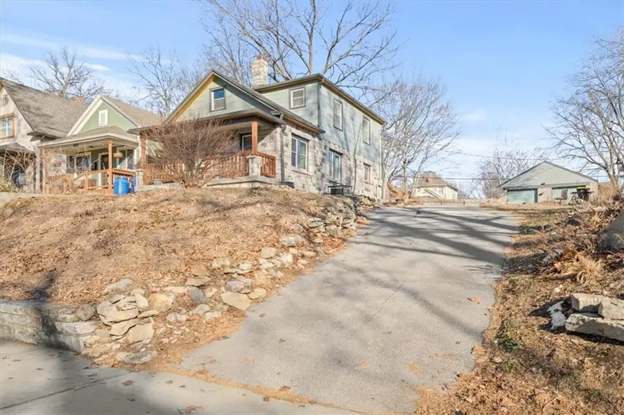 4423 Forest Avenue, Kansas City, MO 64110 - #3