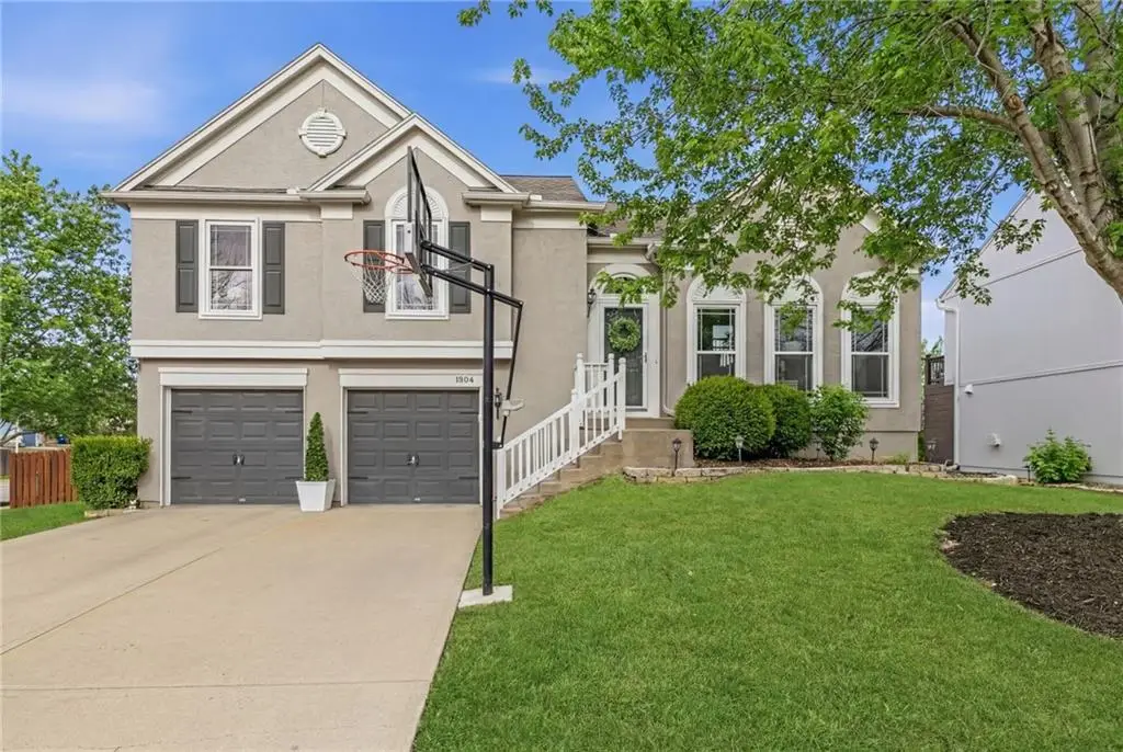 1864 W Cedar Street, Olathe, KS 66061 - #1