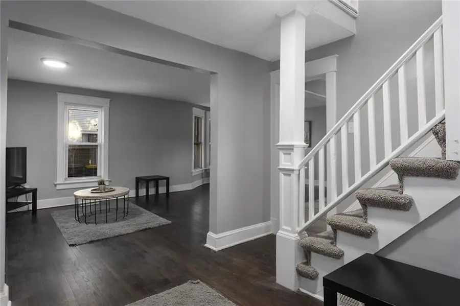 1707 W 44th Street, Kansas City, MO 64111 - #3