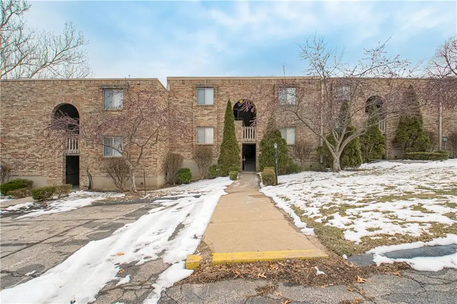 1810 E 97th Street #A, Kansas City, MO 64131 - #2