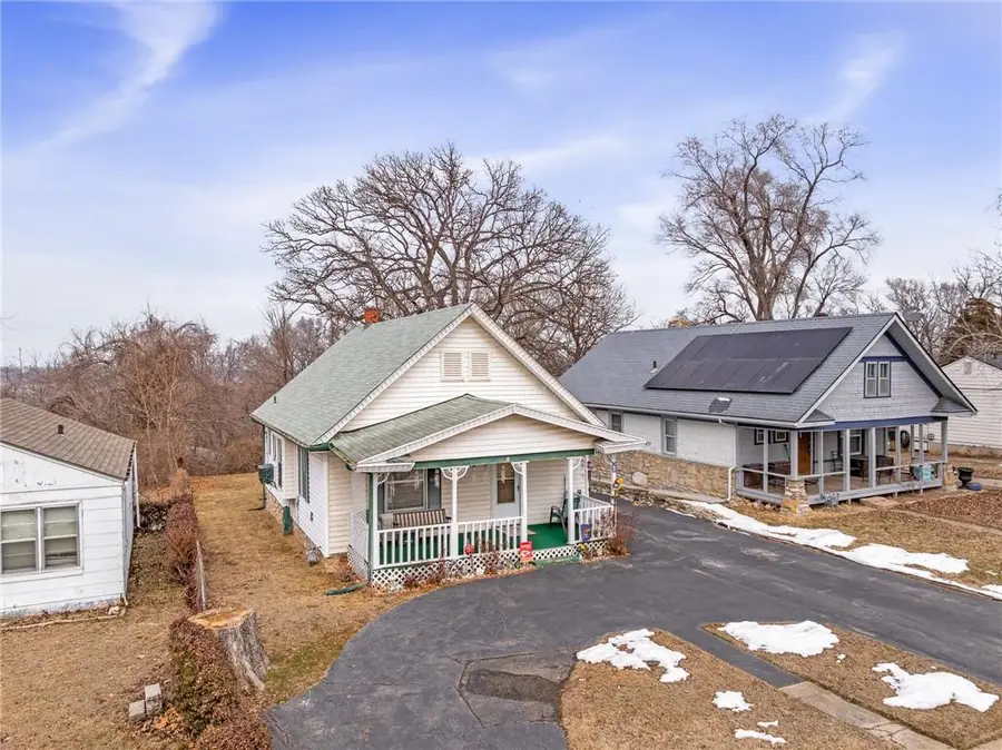 882 Shawnee Road, Kansas City, KS 66103 - #2