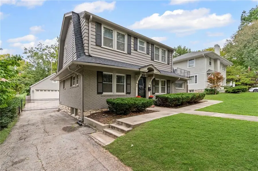 524 E 56th Street, Kansas City, MO 64110 - #2