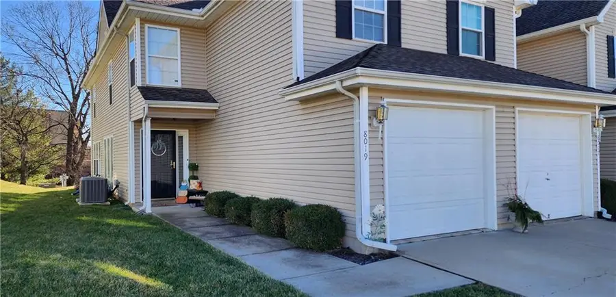 8019 N Lawn Avenue, Kansas City, MO 64119 - #2