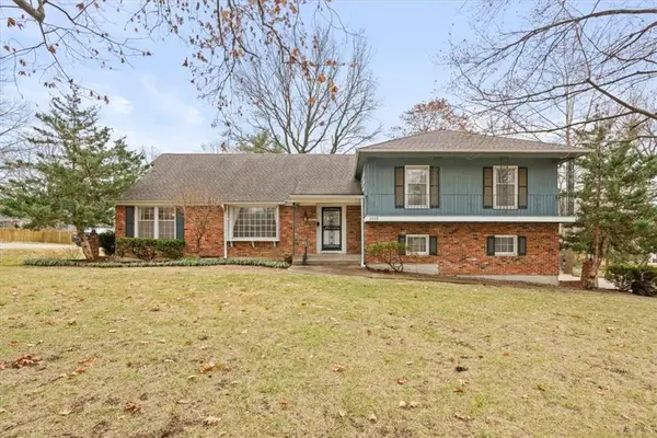 4505 W 93rd Street, Prairie Village, KS 66207