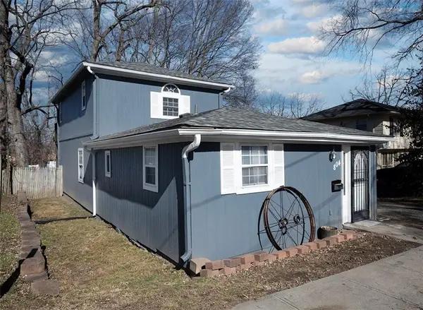 804 E Elm Street, Harrisonville, MO 64701