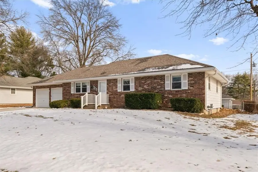 604 NE 1st Street, Blue Springs, MO 64014 - #2