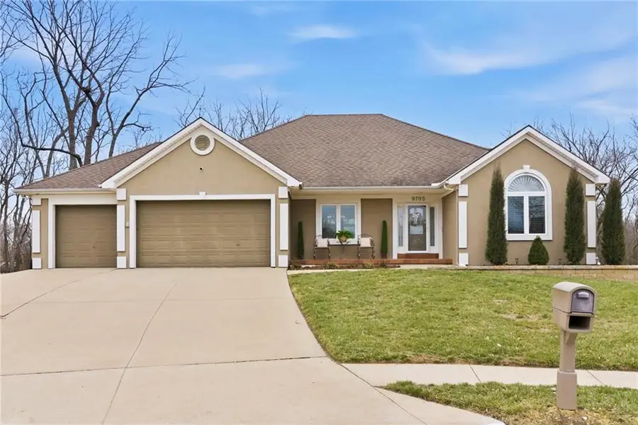 9705 Leslie Avenue, Kansas City, MO 64139 - #2