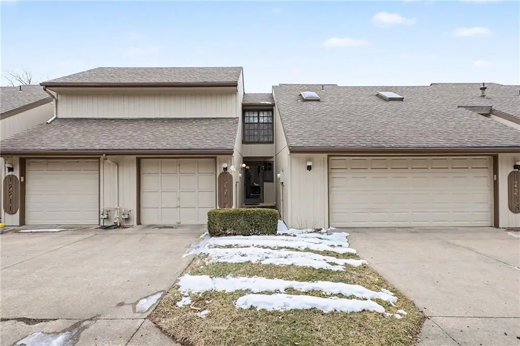 12213 Holmes Lane, Kansas City, MO 64146 - Image #1