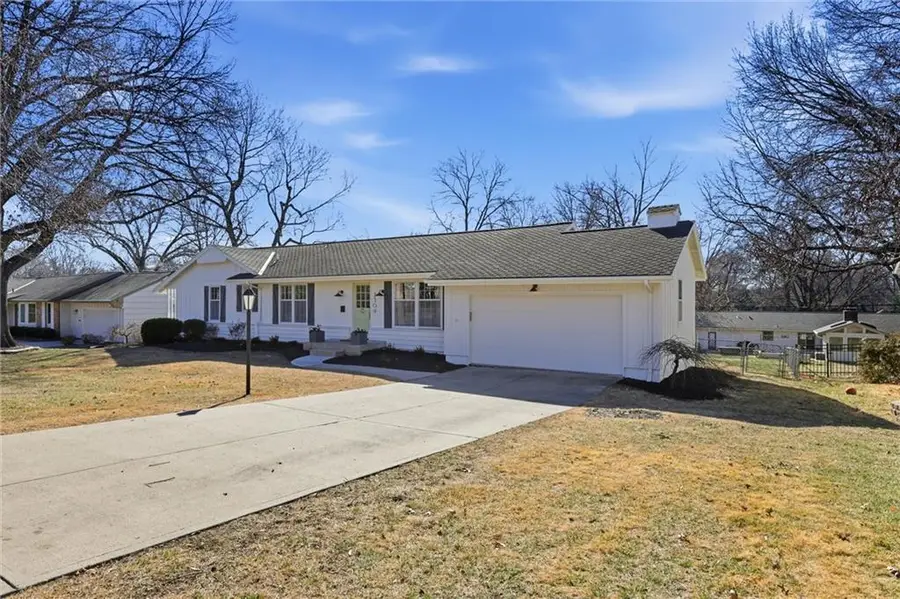 2309 W 104th Street, Leawood, KS 66206 - #2