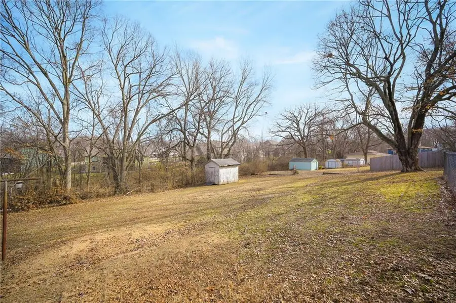 1513 Lake Road, Liberty, MO 64068 - #3