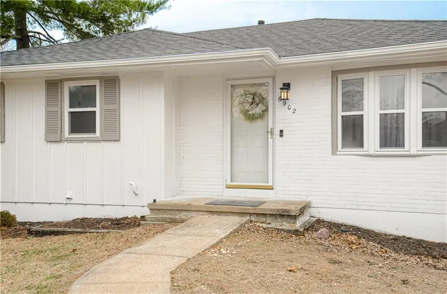 6902 NW Blair Road, Parkville, MO 64152 - #2