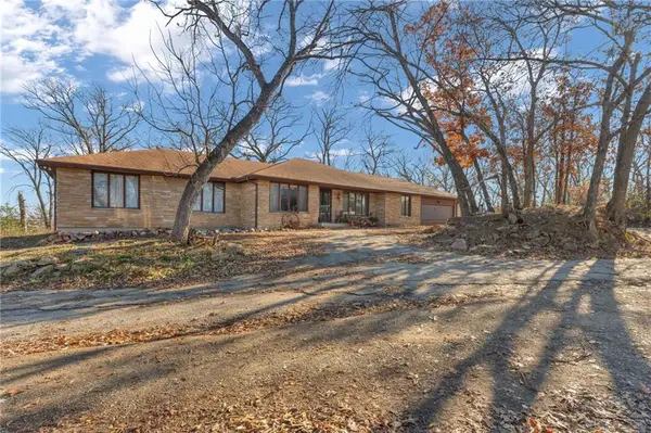 141 & 127 SW Urish Road, Topeka, KS 66615