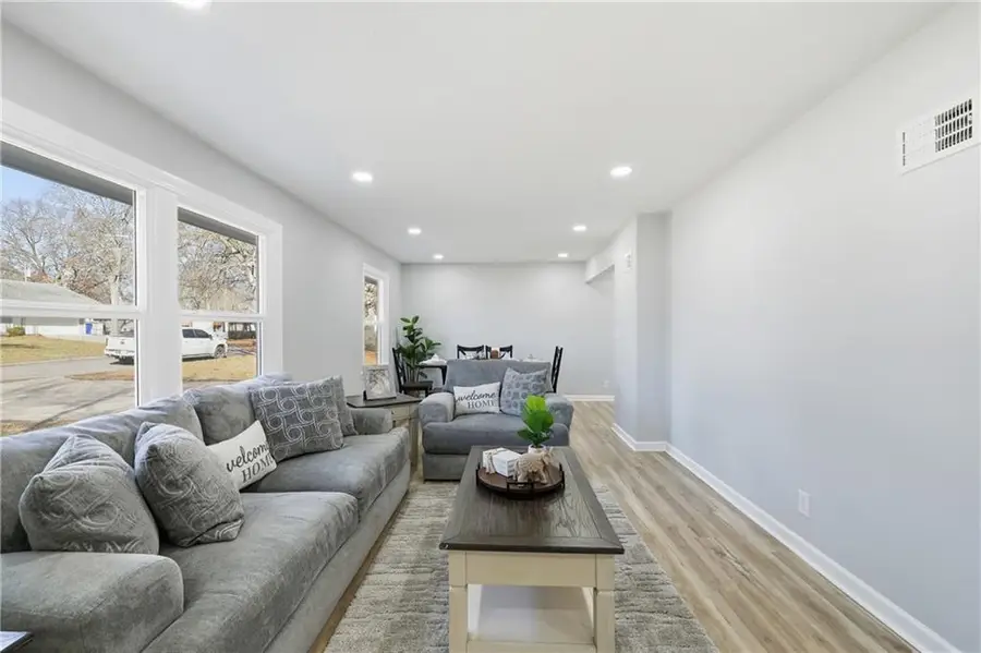 6207 Hedges Avenue, Raytown, MO 64133 - #3