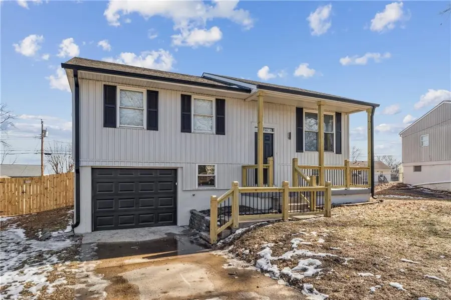 827 N Choctaw Avenue, Independence, MO 64056 - #2