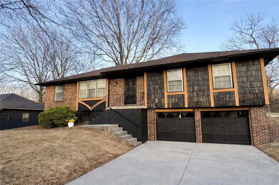 3807 S Fuller Avenue, Independence, MO 64052 - #2