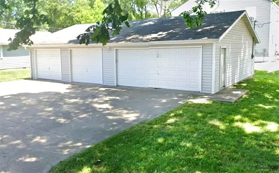 415 W Jenkins Street, Maryville, MO 64468 - #2