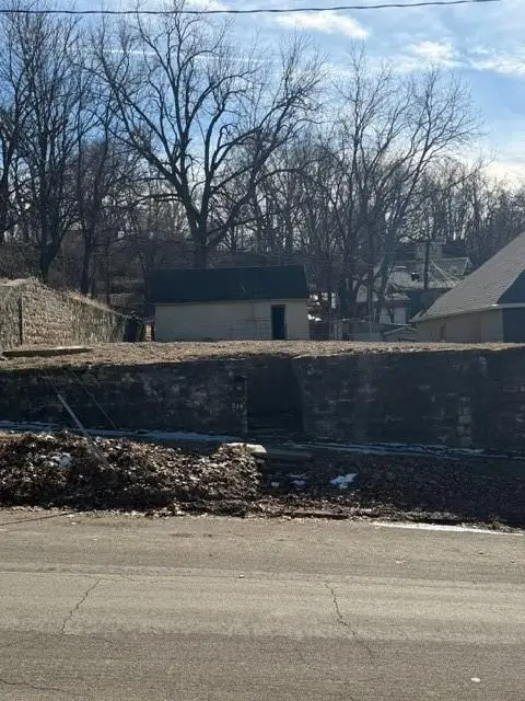 516 Blake Street, Saint Joseph, MO 64504 - #1